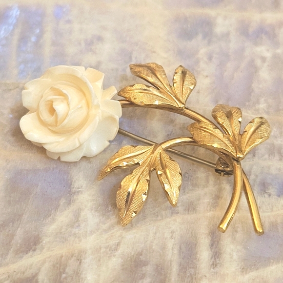 Rare Vintage Van Dell 12K Gold Filled Carved Rose Brooch Pin Brooch